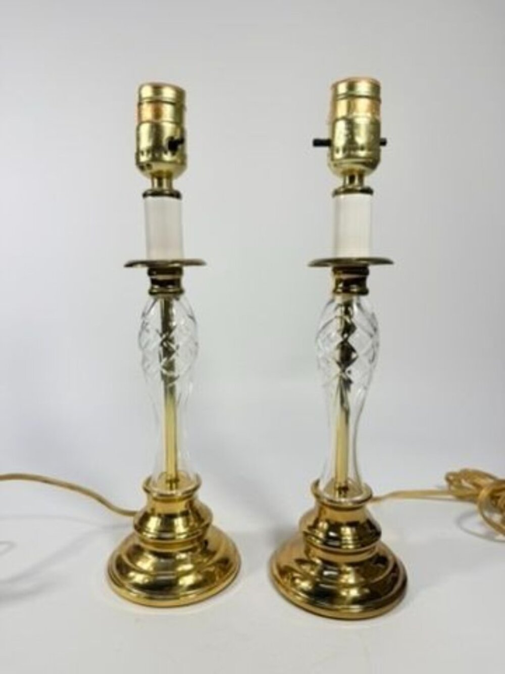 Pair Candlestick Lamps Boudoir Table Buffet Cut Crystal Brass Vintage Traditiona - Picture 2 of 16